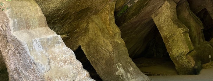 Grotte del Caglieron is one of Gitarelle.