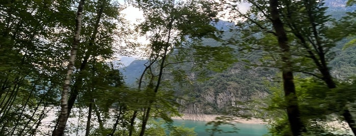 Lago del Mis is one of Italy.