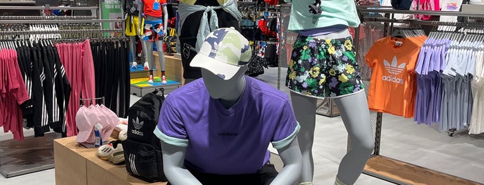 Adidas Outlet Store is one of Аутлеты.