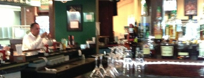 The Greene Turtle Sports Bar & Grille is one of Heath'ın Beğendiği Mekanlar.