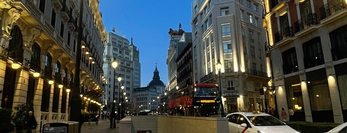 Plaza de Canalejas is one of Madrid - Qué ver.