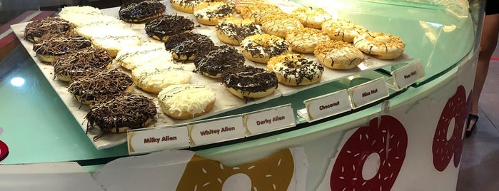 Big Apple Donuts & Coffee is one of Food in Klang Valley.