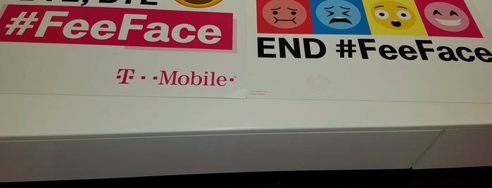 T-Mobile is one of Locais salvos de Yvonne.