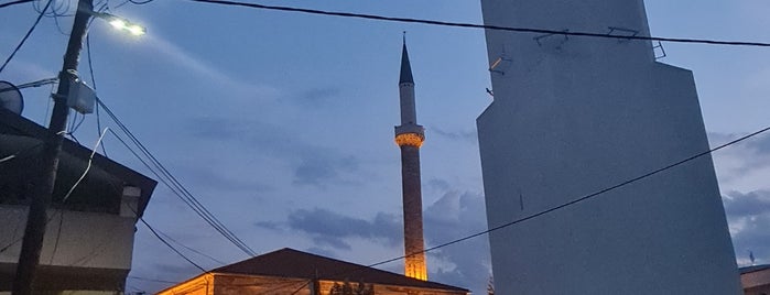 Ottoman Clock Tower (Osmanlı Saat Kulesi) is one of Üsküp Gezi Rehberi.
