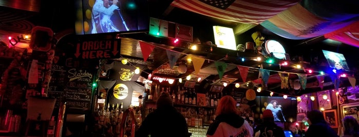 The Starday Tavern is one of Dive Bars.