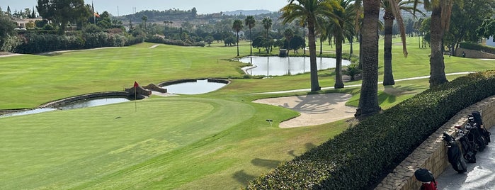 Los Naranjos Golf Club is one of Orte, die Lara gefallen.