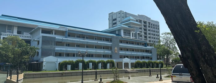 Chandrakasem Rajabhat University is one of โรงเรียนดังในเมืองไทย.