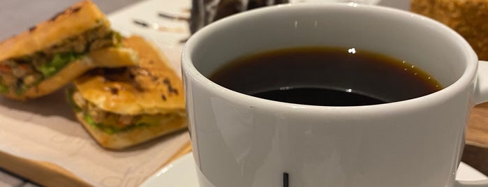 Drip Coffee is one of Lugares favoritos de Tariq.