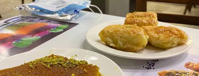 Habibah Sweets is one of Lugares favoritos de Tariq.