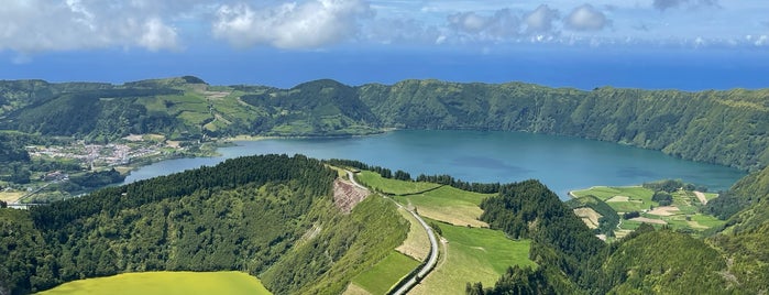 Miradouro Grota Do Inferno is one of Açores.