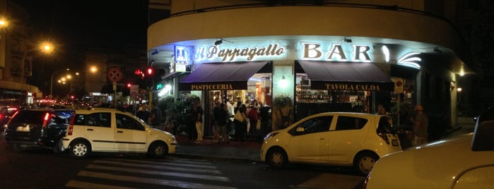 Il Pappagallo is one of Lieux qui ont plu à Mustafa.