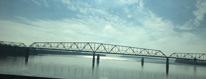 Mississippi River Greenway is one of 🖤💀🖤 LiivingD3adGirl'in Beğendiği Mekanlar.