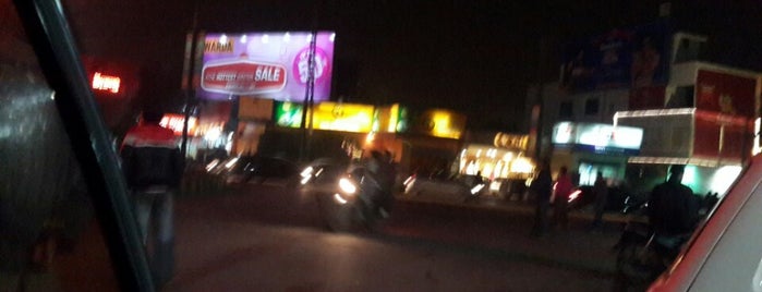 M.M Alam Road is one of Pakistan Malls & Bazars.