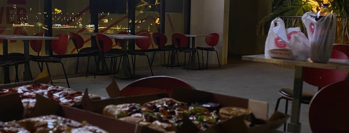 Pizza Hut || بيتزا هت is one of Yemek medine.