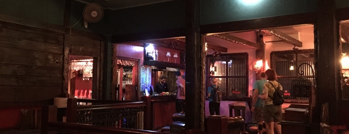 Nirvana Bar and Restaurant is one of Food Darwinia.