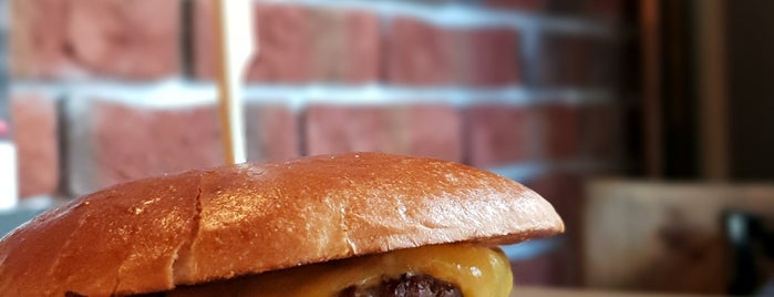 Brick & Burger is one of Locais curtidos por Annette.