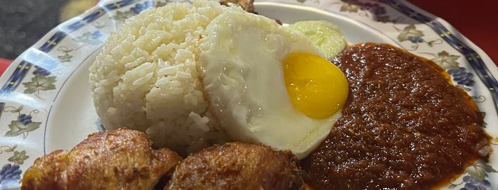 Restoran Ayam Maya is one of The 15 Best Places for Fried Chicken in Kuala Lumpur.