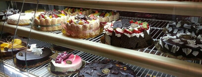 Afroditi Bakery is one of Lieux sauvegardés par Wang.