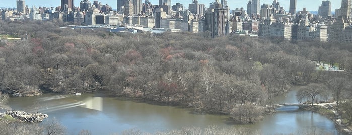 The Lake is one of Nueva York.