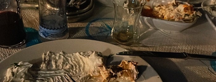 Efes Gemi Restaurant is one of ahmet'in Beğendiği Mekanlar.