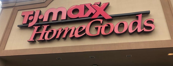 T.J. Maxx is one of Tempat yang Disukai Ray.