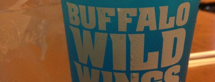 Buffalo Wild Wings is one of Orte, die Bryan gefallen.