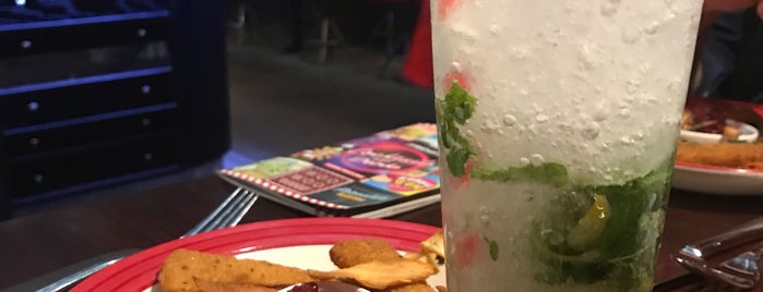 TGI Fridays is one of Kunalさんのお気に入りスポット.