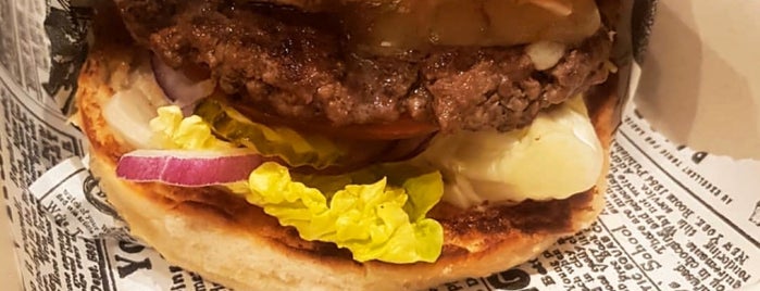 Marthas Delicious Burgers is one of Pierre : понравившиеся места.