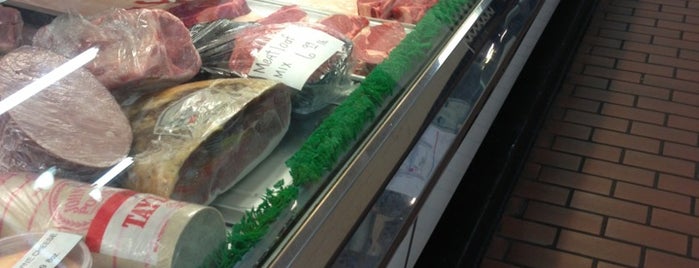 Fenwick Choice Meats is one of สถานที่ที่ Bubba ถูกใจ.
