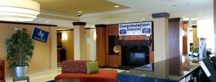 Fairfield Inn & Suites Colorado Springs North/Air Force Academy is one of Posti che sono piaciuti a Jon.