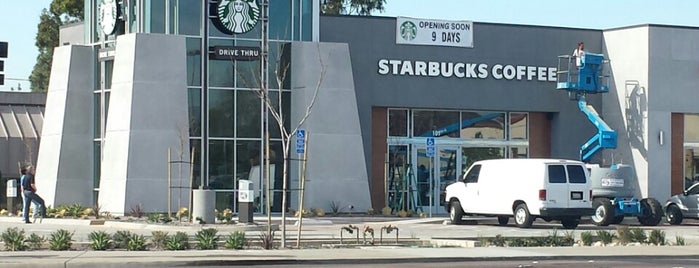 Starbucks is one of Tempat yang Disimpan George.