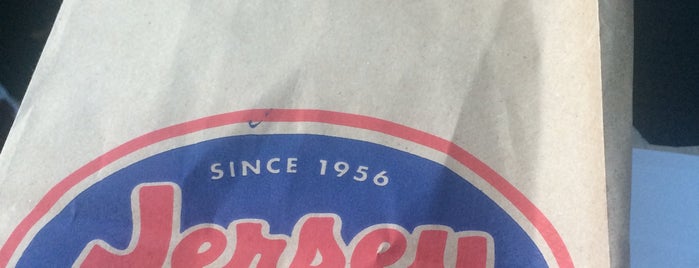 Jersey Mike's Subs is one of Posti che sono piaciuti a Autumn.