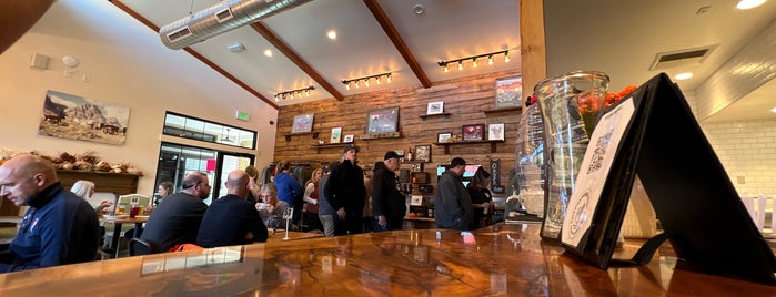 Cottonwood Station Eatery is one of Locais curtidos por Lizzie.