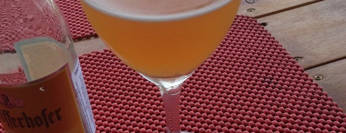 Cervejas Especiais is one of Lieux qui ont plu à Laila.
