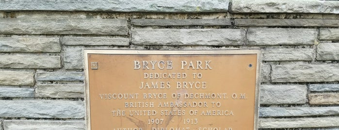 Bryce Park is one of Tempat yang Disukai Duk-ki.