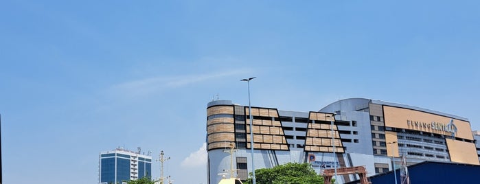 Penang Sentral is one of Locais curtidos por Esbz eika.