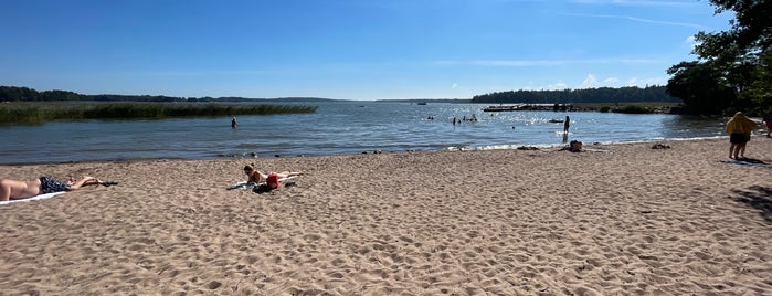 Klobbenin uimaranta is one of Beaches in Helsinki, Espoo and Vantaa.