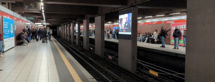 Metro Cadorna FN Triennale (M1, M2) is one of İtalya/ Üniversiteler.