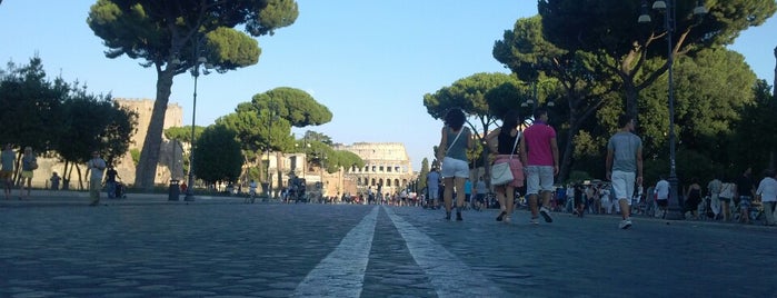 Via dei Fori Imperiali is one of La Grande Bellezza - The Great Beauty.
