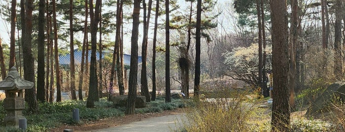 국립중앙박물관 석조물공원 is one of artartart.