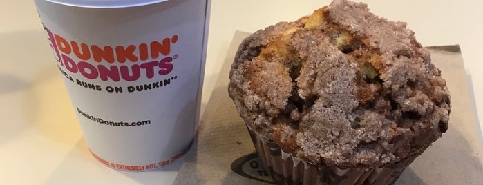 Dunkin' is one of Marlonさんのお気に入りスポット.