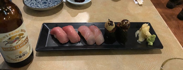 Sakana Sushi & Grill is one of Drewさんのお気に入りスポット.