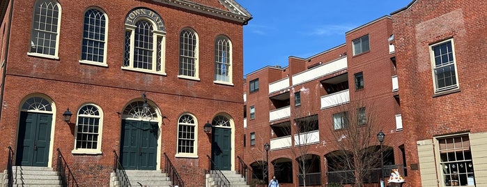 Old Town Hall in Salem is one of Sights.