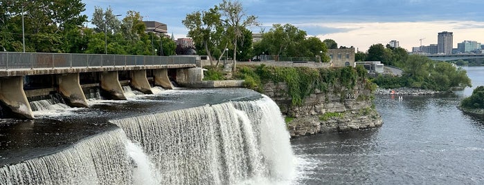 Rideau Falls is one of Ottawa to-do, eat and visit.