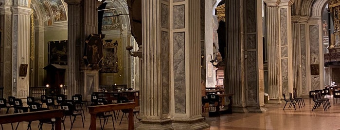 Santa Maria della Passione is one of Milano di Corsa.