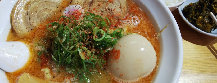 麺屋 じすり is one of Locais curtidos por Shigeo.