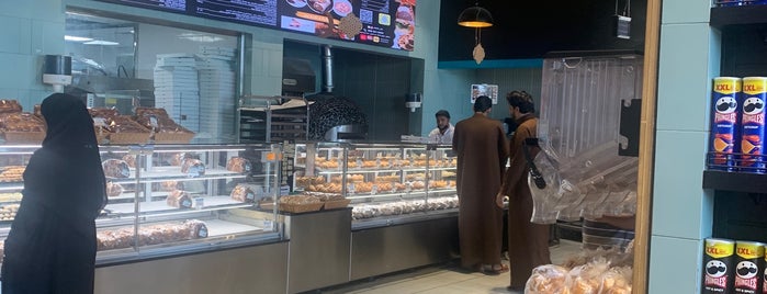 Zoor is one of Desserts&snacks Riyadh.