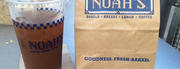 Noah's Bagels is one of Steveさんのお気に入りスポット.