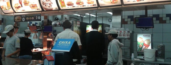 McDonald's is one of Orte, die Chiquinho gefallen.