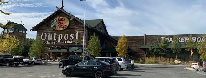 Bass Pro Shops is one of BJさんのお気に入りスポット.